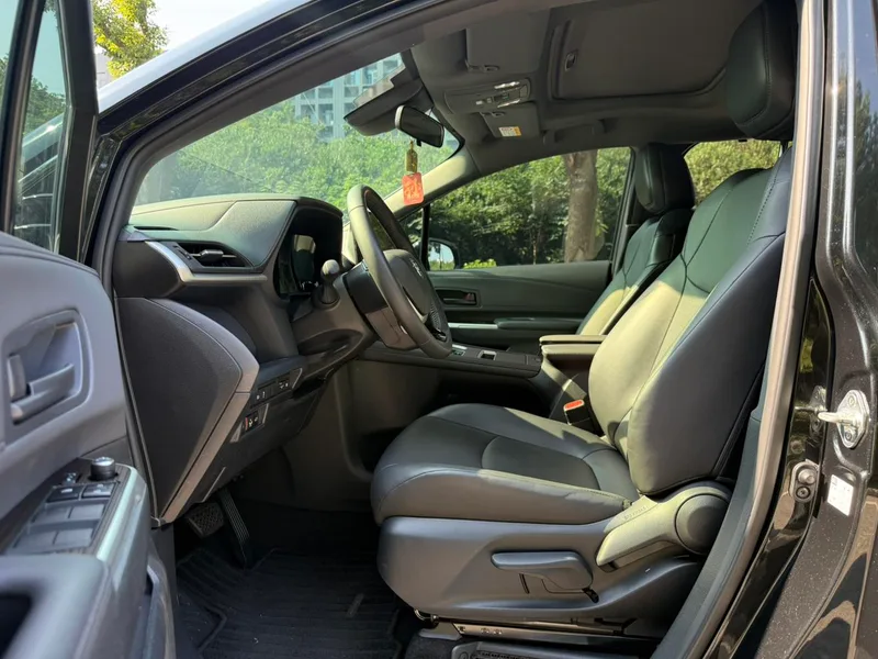 Toyota Granvia 2024 Intelligent electric hybrid double engine 2.5L Two-wheel drive luxury edition exterior photo 9 Toyota Granvia 2024 Intelligent electric hybrid double engine 2.5L Two-wheel drive luxury edition exterior photo 9