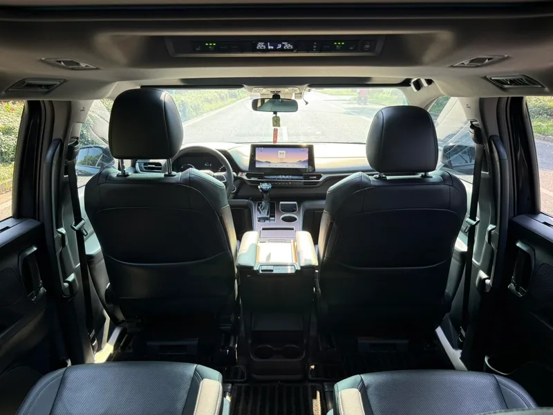 Toyota Granvia 2024 Intelligent electric hybrid double engine 2.5L Two-wheel drive luxury edition interior photo 15 Toyota Granvia 2024 Intelligent electric hybrid double engine 2.5L Two-wheel drive luxury edition interior photo 15