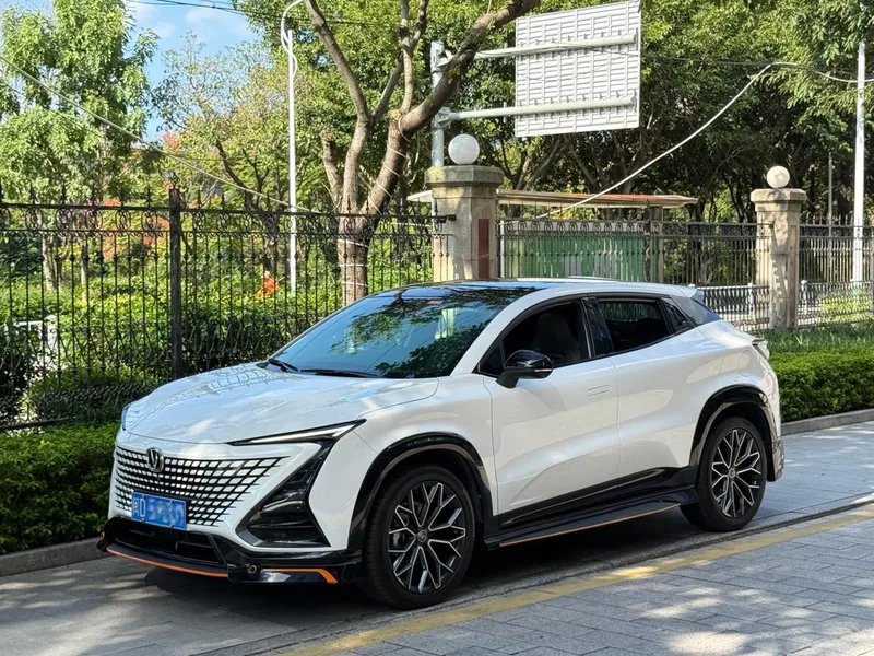 Changan UNI-T 2022 1.5T Спортивная версия Премиальная комплектация экстерьер фото 1 Changan UNI-T 2022 1.5T Спортивная версия Премиальная комплектация экстерьер фото 1