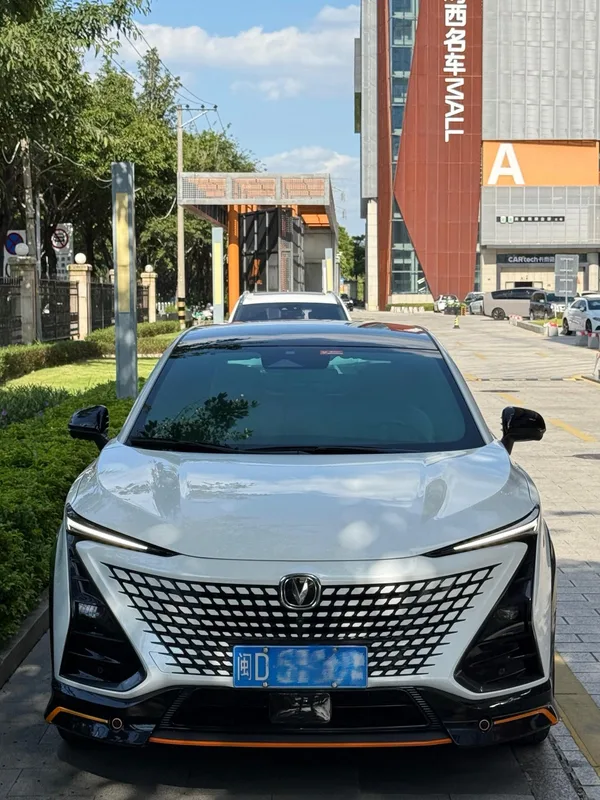 Changan UNI-T 2022 1.5T Спортивная версия Премиальная комплектация экстерьер фото 2 Changan UNI-T 2022 1.5T Спортивная версия Премиальная комплектация экстерьер фото 2