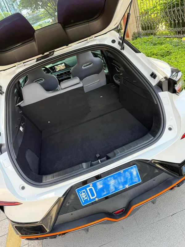 Changan UNI-T 2022 1.5T Спортивная версия Премиальная комплектация экстерьер фото 5 Changan UNI-T 2022 1.5T Спортивная версия Премиальная комплектация экстерьер фото 5