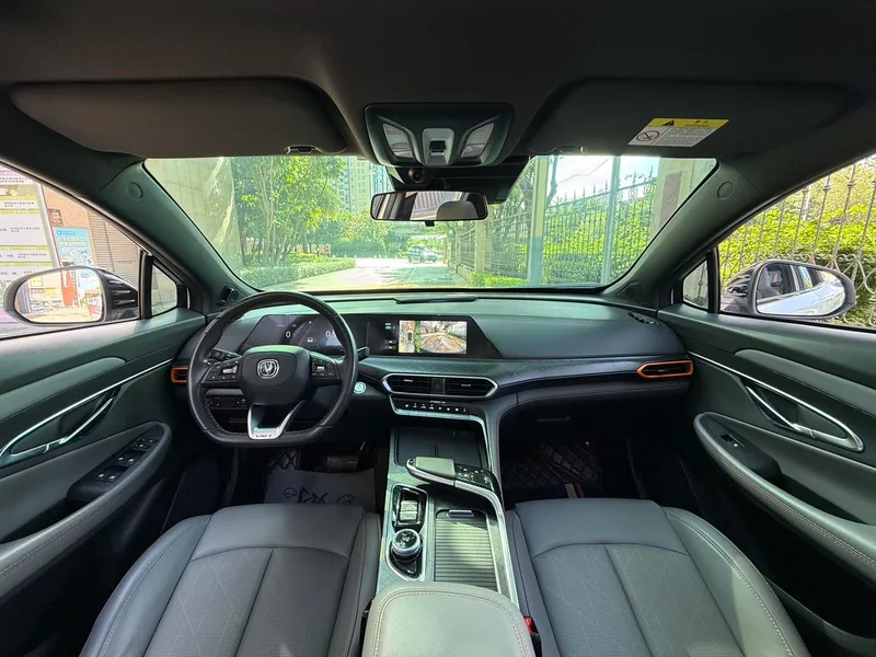 Changan UNI-T 2022 1.5T Спортивная версия Премиальная комплектация интерьер фото 7 Changan UNI-T 2022 1.5T Спортивная версия Премиальная комплектация интерьер фото 7