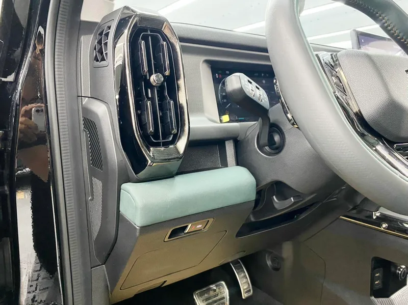 Jetour T2 2023 2.0TD Four-wheel drive Conquer interior photo 11 Jetour T2 2023 2.0TD Four-wheel drive Conquer interior photo 11