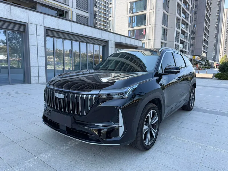 Geely Boyue L 2026 Четвертое поколение 1.5TD DCT Маленькая версия синего света экстерьер фото 1 Geely Boyue L 2026 Четвертое поколение 1.5TD DCT Маленькая версия синего света экстерьер фото 1