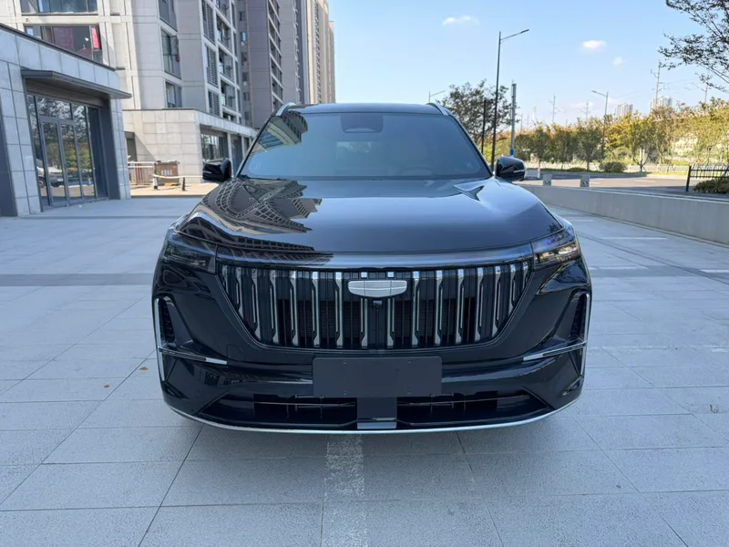 Geely Boyue L 2026 Четвертое поколение 1.5TD DCT Маленькая версия синего света экстерьер фото 2 Geely Boyue L 2026 Четвертое поколение 1.5TD DCT Маленькая версия синего света экстерьер фото 2