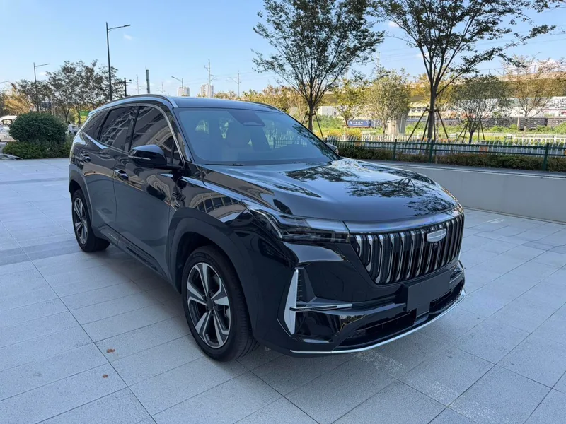 Geely Boyue L 2026 Четвертое поколение 1.5TD DCT Маленькая версия синего света экстерьер фото 3 Geely Boyue L 2026 Четвертое поколение 1.5TD DCT Маленькая версия синего света экстерьер фото 3