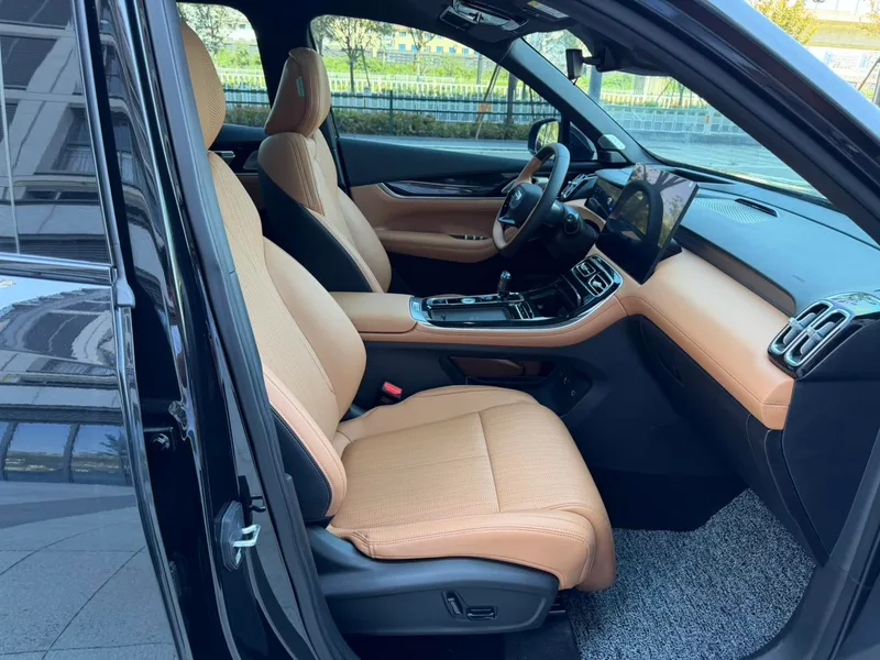 Geely Boyue L 2026 Четвертое поколение 1.5TD DCT Маленькая версия синего света экстерьер фото 6 Geely Boyue L 2026 Четвертое поколение 1.5TD DCT Маленькая версия синего света экстерьер фото 6