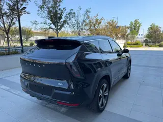 Geely Boyue L 2026 Четвертое поколение 1.5TD DCT Маленькая версия синего света экстерьер фото 9 Geely Boyue L 2026 Четвертое поколение 1.5TD DCT Маленькая версия синего света экстерьер фото 9