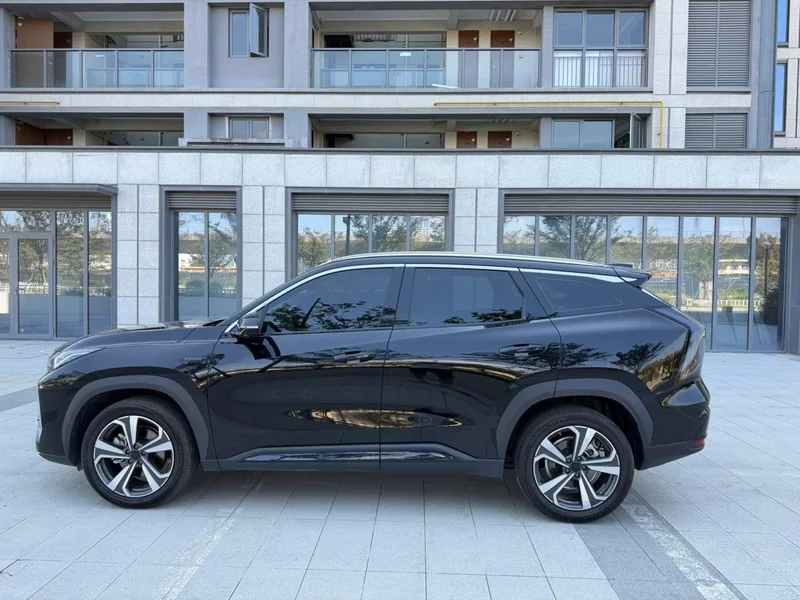 Geely Boyue L 2026 Четвертое поколение 1.5TD DCT Маленькая версия синего света интерьер фото 13 Geely Boyue L 2026 Четвертое поколение 1.5TD DCT Маленькая версия синего света интерьер фото 13