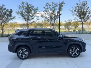 Geely Boyue L 2026 Четвертое поколение 1.5TD DCT Маленькая версия синего света интерьер фото 15 Geely Boyue L 2026 Четвертое поколение 1.5TD DCT Маленькая версия синего света интерьер фото 15
