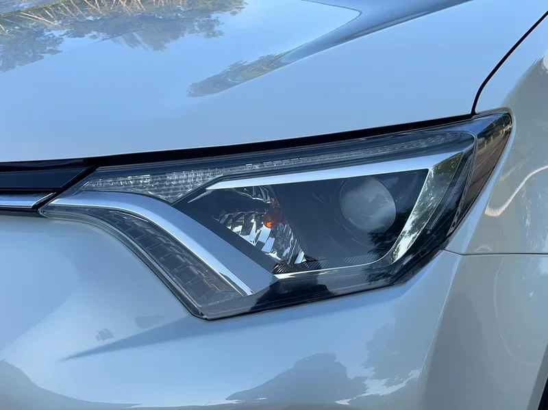 Toyota RAV4 2018 2.0L CVT Two-drive fashion X version exterior photo 4 Toyota RAV4 2018 2.0L CVT Two-drive fashion X version exterior photo 4