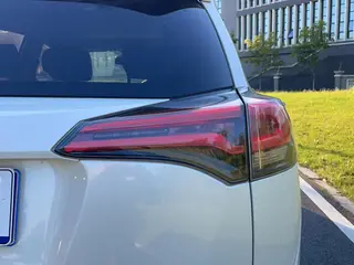 Toyota RAV4 2018 2.0L CVT Two-drive fashion X version exterior photo 7 Toyota RAV4 2018 2.0L CVT Two-drive fashion X version exterior photo 7