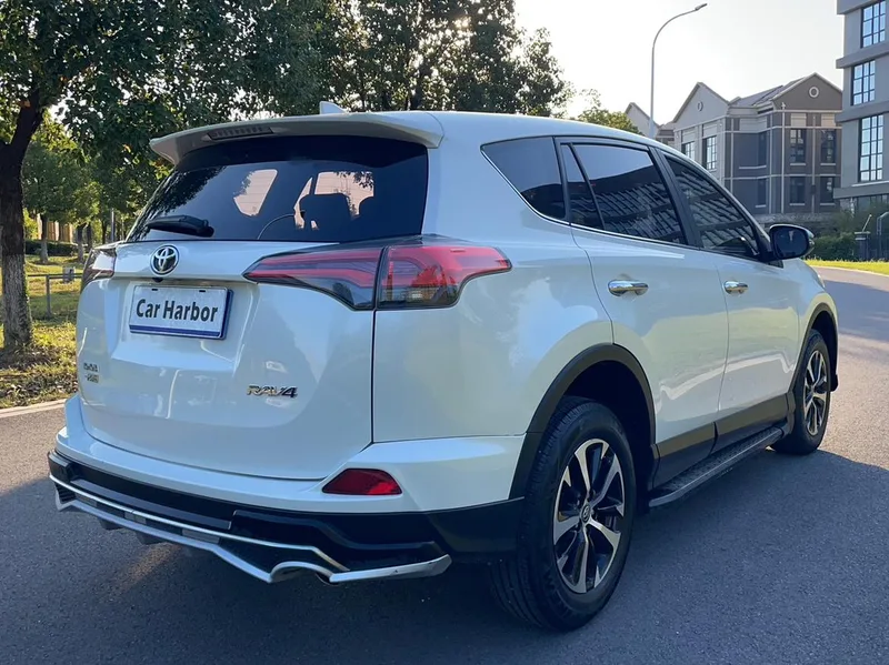 Toyota RAV4 2018 2.0L CVT Two-drive fashion X version exterior photo 8 Toyota RAV4 2018 2.0L CVT Two-drive fashion X version exterior photo 8