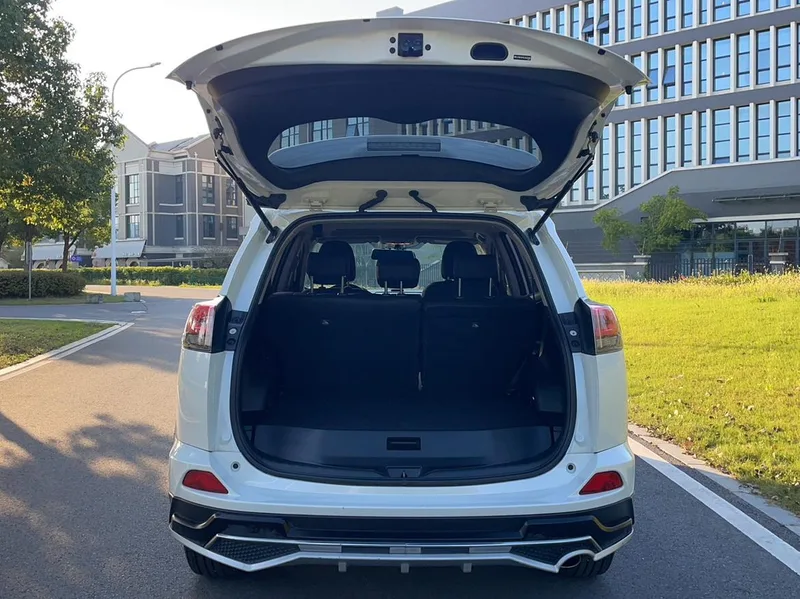 Toyota RAV4 2018 2.0L CVT Two-drive fashion X version exterior photo 10 Toyota RAV4 2018 2.0L CVT Two-drive fashion X version exterior photo 10