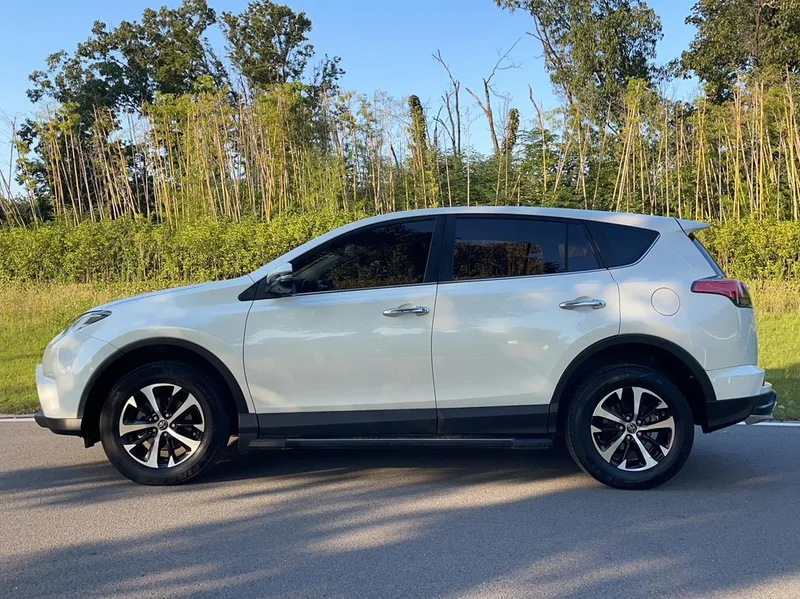 Toyota RAV4 2018 2.0L CVT Two-drive fashion X version interior photo 12 Toyota RAV4 2018 2.0L CVT Two-drive fashion X version interior photo 12