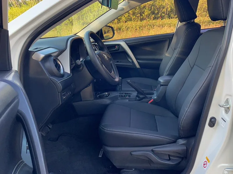 Toyota RAV4 2018 2.0L CVT Two-drive fashion X version interior photo 13 Toyota RAV4 2018 2.0L CVT Two-drive fashion X version interior photo 13