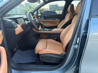 Geely Boyue L 2026 Quatrième génération 1.5TD DCT Petite version lumière bleue extérieur photo 4 Geely Boyue L 2026 Quatrième génération 1.5TD DCT Petite version lumière bleue extérieur photo 4