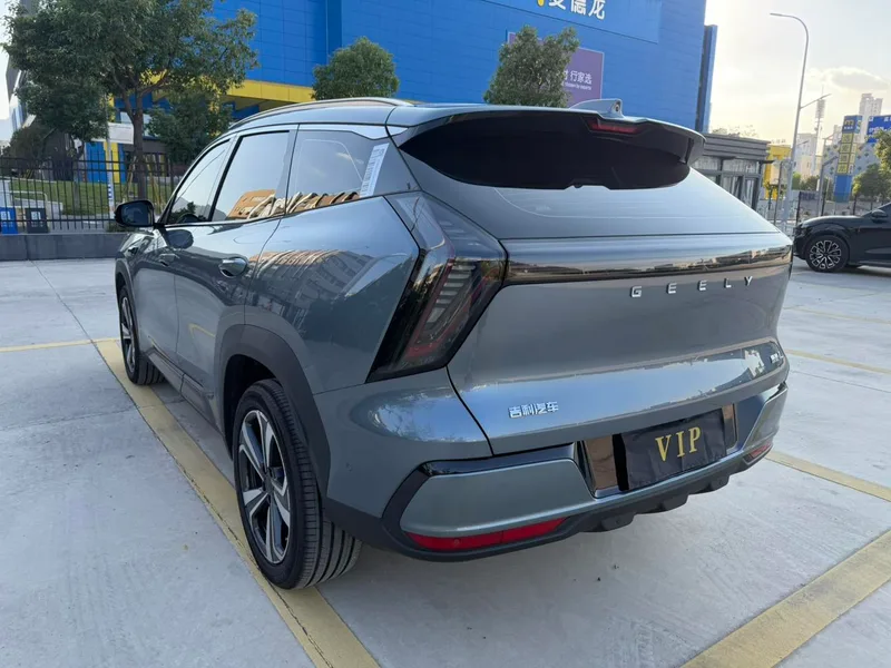 Geely Boyue L 2026 Quatrième génération 1.5TD DCT Petite version lumière bleue extérieur photo 7 Geely Boyue L 2026 Quatrième génération 1.5TD DCT Petite version lumière bleue extérieur photo 7