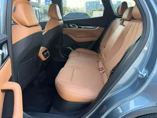 Geely Boyue L 2026 Quatrième génération 1.5TD DCT Petite version lumière bleue intérieur photo 17 Geely Boyue L 2026 Quatrième génération 1.5TD DCT Petite version lumière bleue intérieur photo 17