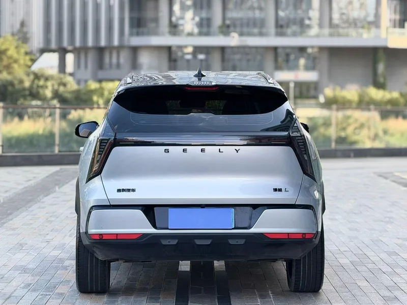 Geely Boyue L 2025 Fourth generation 1.5TD DCT Brocade beauty exterior photo 4 Geely Boyue L 2025 Fourth generation 1.5TD DCT Brocade beauty exterior photo 4