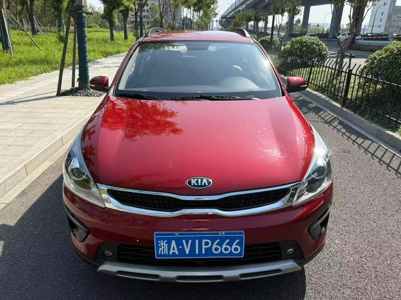 Kia KX CROSS 2017 1.4L Automatique GLS extérieur photo 2 Kia KX CROSS 2017 1.4L Automatique GLS extérieur photo 2