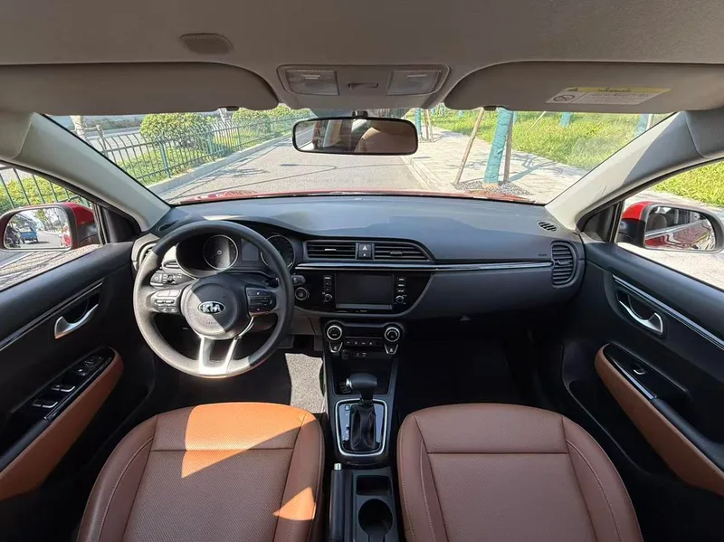 Kia KX CROSS 2017 1.4L Automatique GLS intérieur photo 9 Kia KX CROSS 2017 1.4L Automatique GLS intérieur photo 9