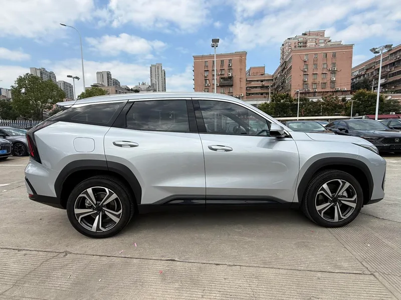 Geely Boyue L 2025 Fourth generation 1.5TD DCT Brocade beauty exterior photo 4 Geely Boyue L 2025 Fourth generation 1.5TD DCT Brocade beauty exterior photo 4