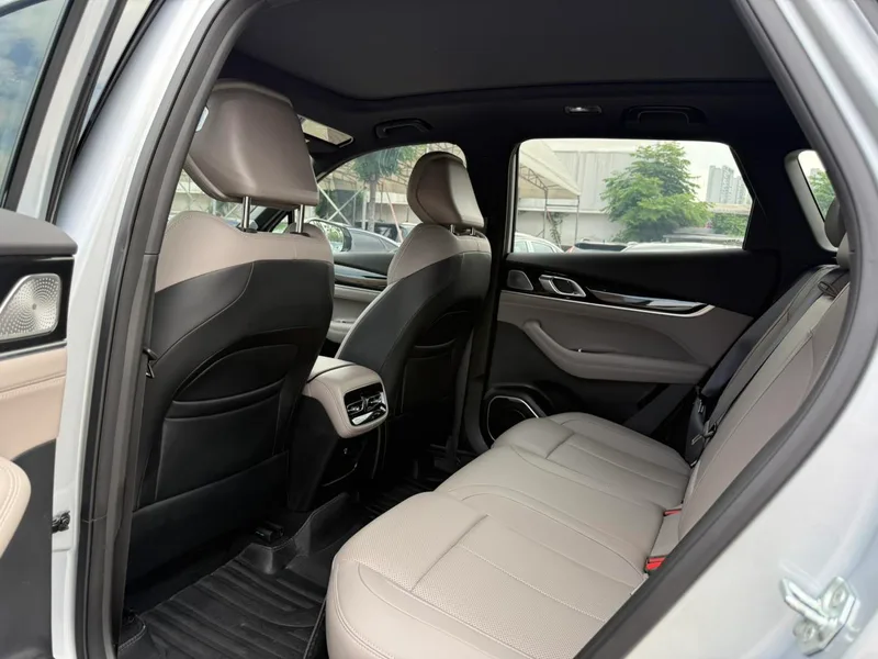 Geely Boyue L 2025 Fourth generation 1.5TD DCT Brocade beauty interior photo 11 Geely Boyue L 2025 Fourth generation 1.5TD DCT Brocade beauty interior photo 11