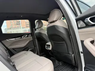 Geely Boyue L 2025 Fourth generation 1.5TD DCT Brocade beauty interior photo 15 Geely Boyue L 2025 Fourth generation 1.5TD DCT Brocade beauty interior photo 15