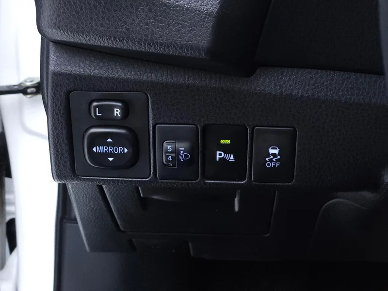 Toyota Corolla 2017 1.2T CVT GL-i interior foto 12 Toyota Corolla 2017 1.2T CVT GL-i interior foto 12