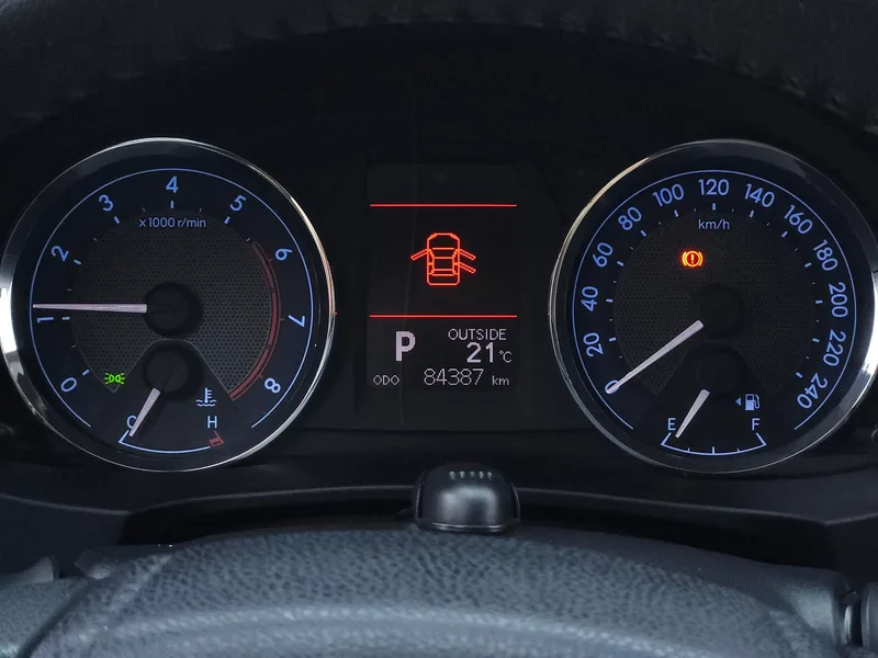 Toyota Corolla 2017 1.2T CVT GL-i interior foto 14 Toyota Corolla 2017 1.2T CVT GL-i interior foto 14