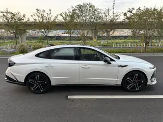 Hyundai Sonata 2024 2.0T N Line Max interior foto 12
