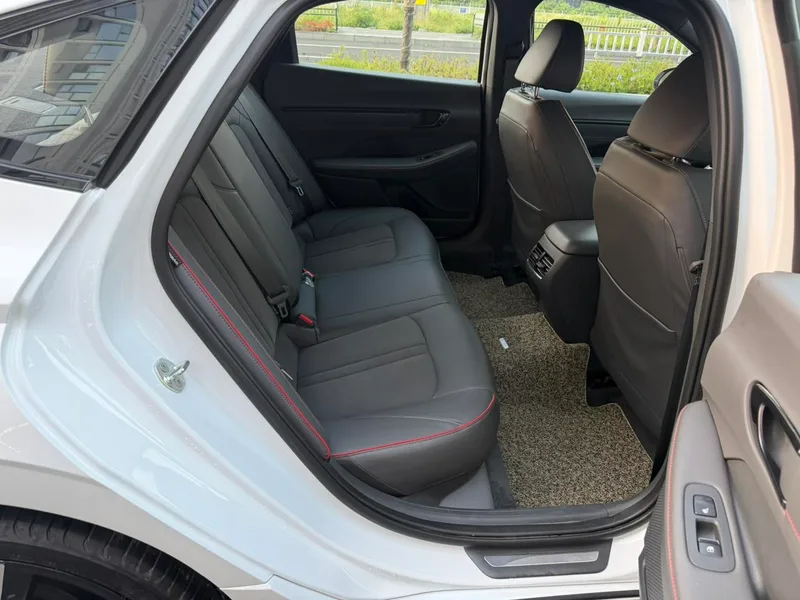 Hyundai Sonata 2024 2.0T N Line Max interior foto 17