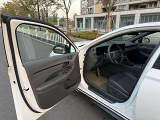 Hyundai Sonata 2024 2.0T N Line Max interior foto 19