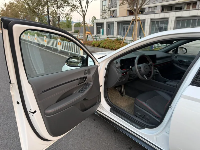 Hyundai Sonata 2024 2.0T N Line Max interior foto 19