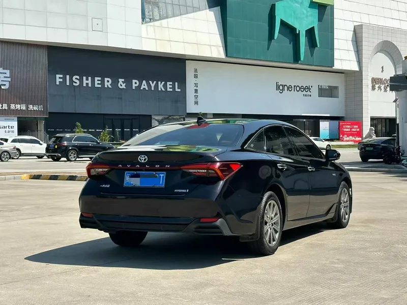 Toyota Avalon 2019 Dual Power 2.5L Luxury Edition Country VI interior photo 9 Toyota Avalon 2019 Dual Power 2.5L Luxury Edition Country VI interior photo 9