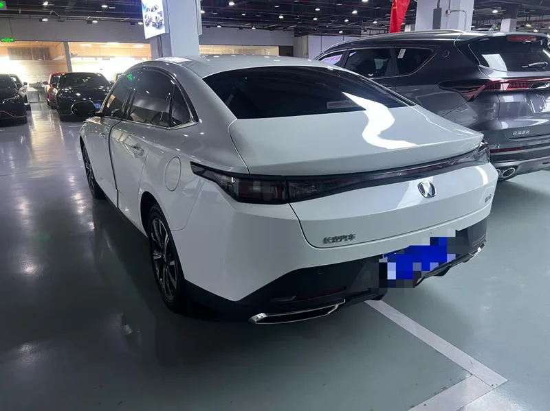 Changan Eado 2025 1.5T DCT 500Bar Premium Trim interior photo 9 Changan Eado 2025 1.5T DCT 500Bar Premium Trim interior photo 9