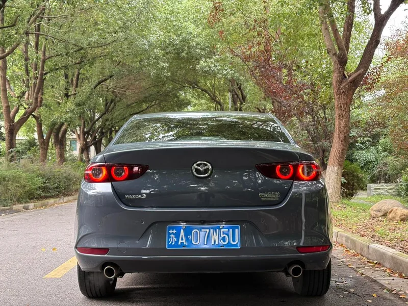 Mazda Mazda3 Axela 2023 2.0L Автоматическая качественная версия экстерьер фото 5