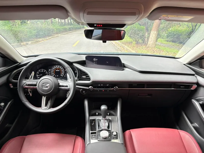 Mazda Mazda3 Axela 2023 2.0L Автоматическая качественная версия интерьер фото 9