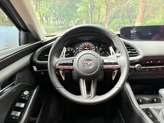 Mazda Mazda3 Axela 2023 2.0L Автоматическая качественная версия интерьер фото 11