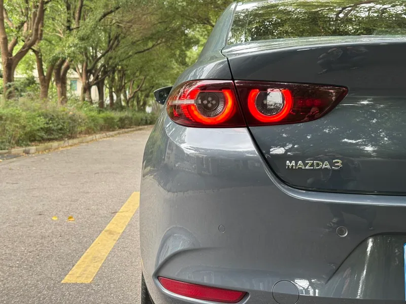 Mazda Mazda3 Axela 2023 2.0L Автоматическая качественная версия интерьер фото 13