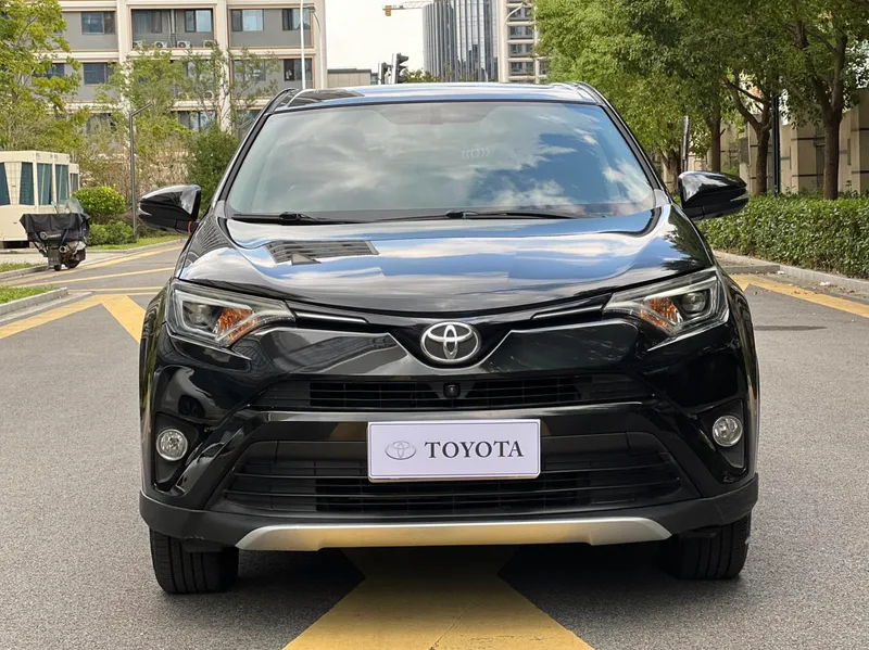 Toyota RAV4 2016 2.0L CVT Versión Zhishang con tracción en dos ruedas exterior foto 2 Toyota RAV4 2016 2.0L CVT Versión Zhishang con tracción en dos ruedas exterior foto 2