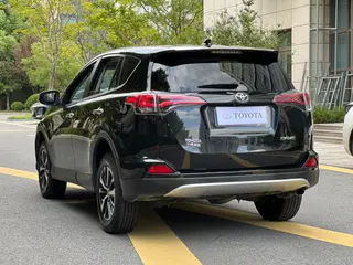 Toyota RAV4 2016 2.0L CVT Versión Zhishang con tracción en dos ruedas exterior foto 3 Toyota RAV4 2016 2.0L CVT Versión Zhishang con tracción en dos ruedas exterior foto 3