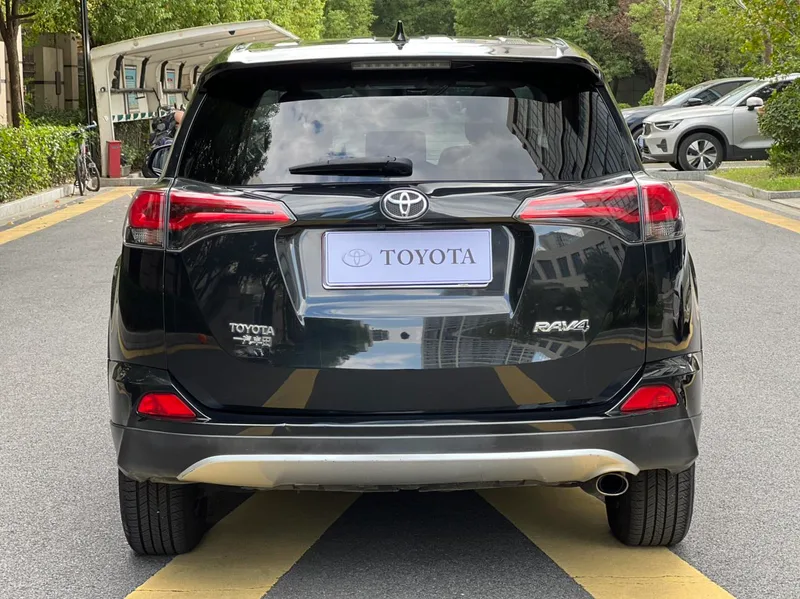 Toyota RAV4 2016 2.0L CVT Versión Zhishang con tracción en dos ruedas exterior foto 4 Toyota RAV4 2016 2.0L CVT Versión Zhishang con tracción en dos ruedas exterior foto 4