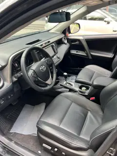 Toyota RAV4 2016 2.0L CVT Versión Zhishang con tracción en dos ruedas interior foto 6 Toyota RAV4 2016 2.0L CVT Versión Zhishang con tracción en dos ruedas interior foto 6