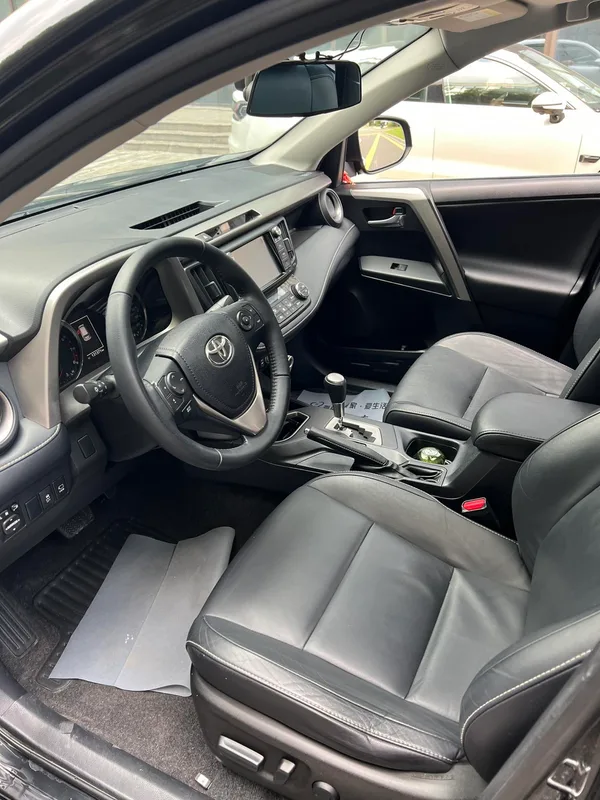 Toyota RAV4 2016 2.0L CVT Versión Zhishang con tracción en dos ruedas interior foto 6 Toyota RAV4 2016 2.0L CVT Versión Zhishang con tracción en dos ruedas interior foto 6