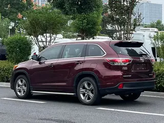 Toyota Highlander 2017 2.0T Édition de luxe à quatre roues motrices 7 Siège extérieur photo 4 Toyota Highlander 2017 2.0T Édition de luxe à quatre roues motrices 7 Siège extérieur photo 4