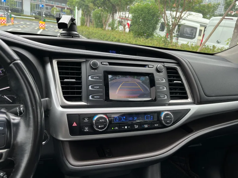 Toyota Highlander 2017 2.0T Édition de luxe à quatre roues motrices 7 Siège extérieur photo 9 Toyota Highlander 2017 2.0T Édition de luxe à quatre roues motrices 7 Siège extérieur photo 9