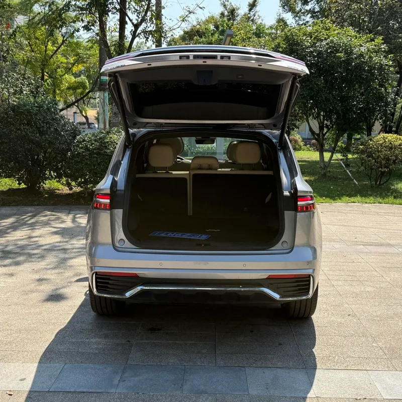 Geely Monjaro 2026 2.0TD Alta potencia automática de tracción en dos ruedas Oriental Yao Lanxing Edition exterior foto 7 Geely Monjaro 2026 2.0TD Alta potencia automática de tracción en dos ruedas Oriental Yao Lanxing Edition exterior foto 7