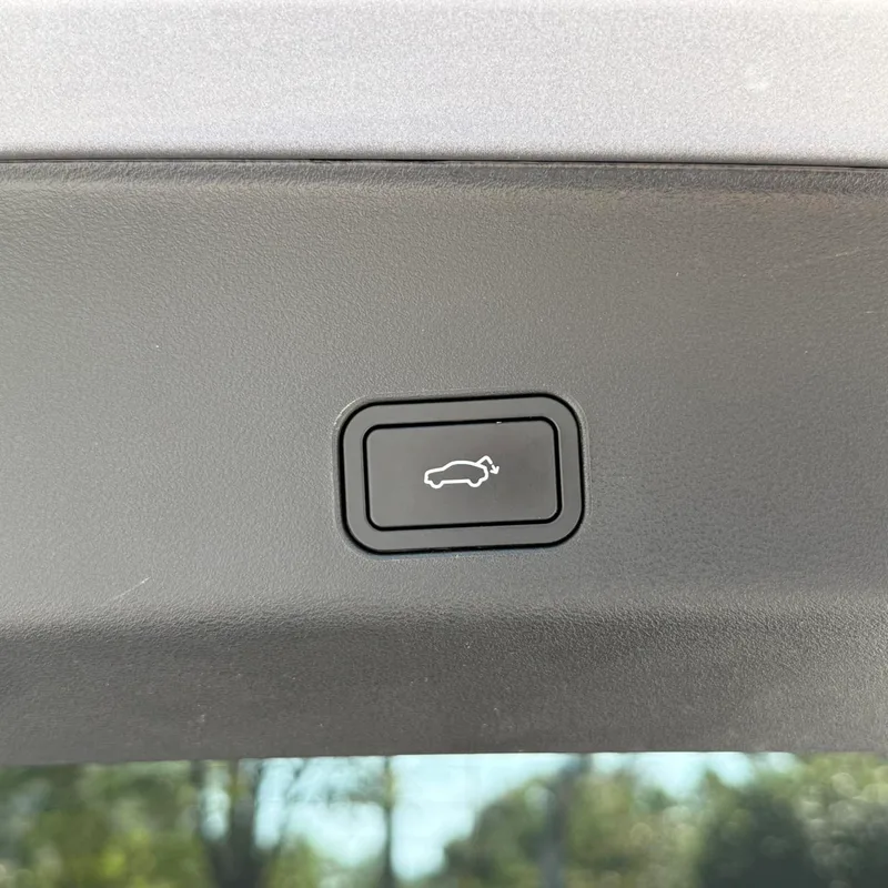 Geely Monjaro 2026 2.0TD Alta potencia automática de tracción en dos ruedas Oriental Yao Lanxing Edition exterior foto 8 Geely Monjaro 2026 2.0TD Alta potencia automática de tracción en dos ruedas Oriental Yao Lanxing Edition exterior foto 8